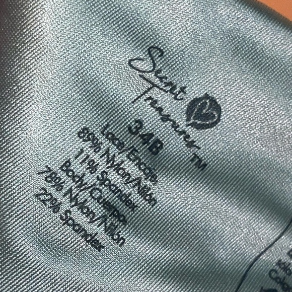 Secret Treasures Back Smoothing Lace Push Up Bra - Picture 9 of 10